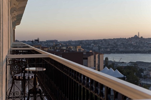 ペラ・パレス・ホテル・ジュメイラからの金角湾