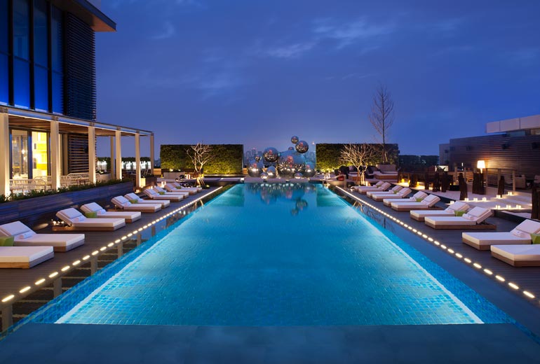 W台北 W Taipei 紫艷酒吧のプール