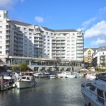 豪華なテムズリバーの絶景を眺めることができる港の目の前に建つ「ザ・チェルシー・ハーバー・ホテル」