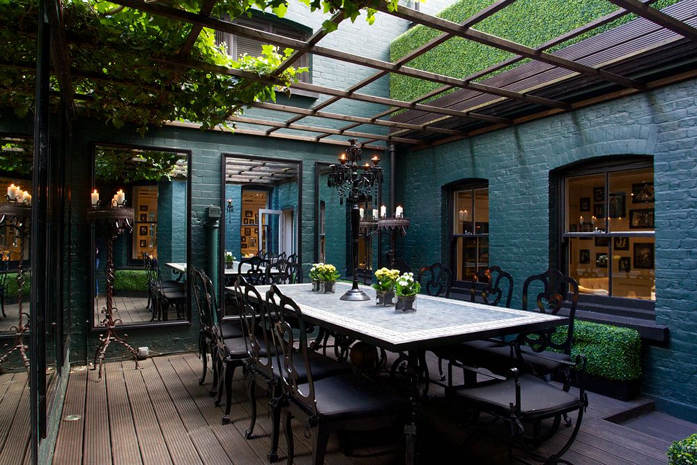 ナンバー11・カドガン・ガーデンズの屋外テラス