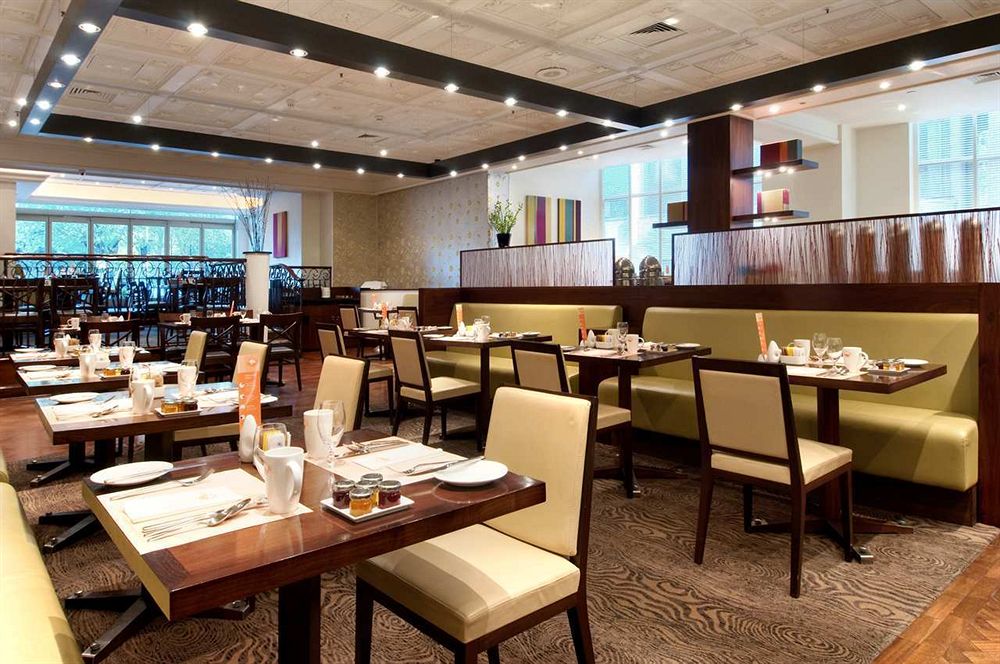 ロンドン・ヒルトン・オン・パークレーンのPODIUM-RESTAURANT