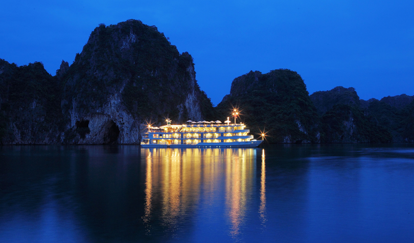 ハロン湾の夜の風景