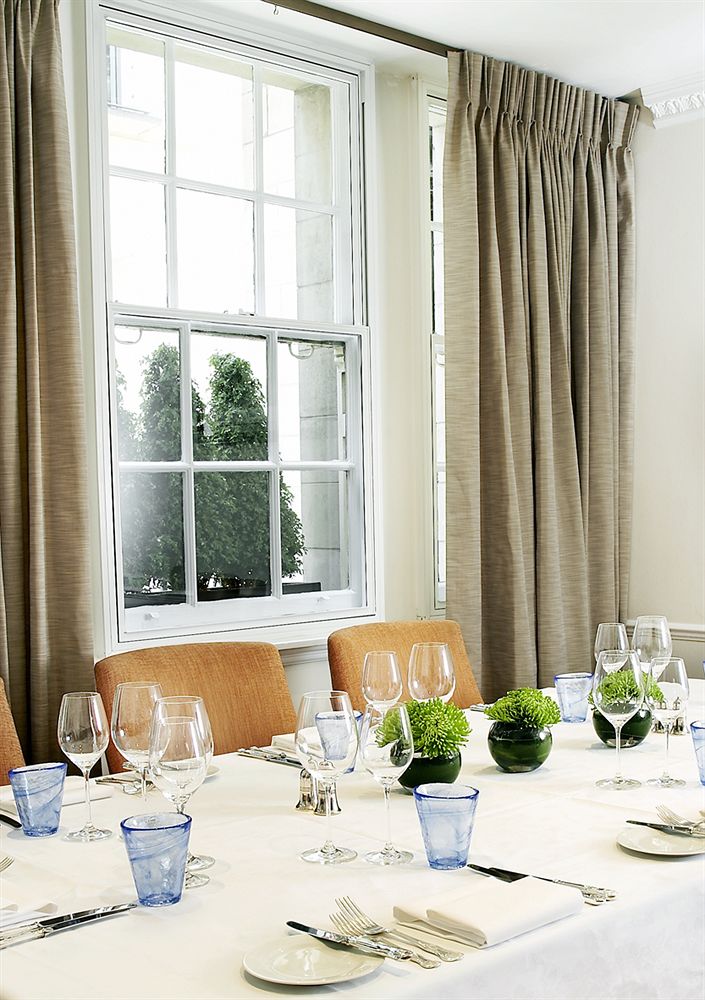 デュークス・ホテルのレストラン