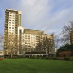 豪華なナイツブリッジ地区に佇む英国の歴史と伝統を受け継いできた「ジュメイラ・カールトン・タワー」