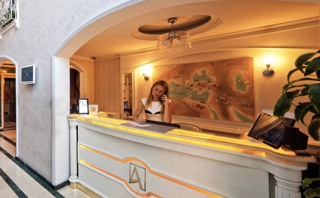 ホテル・アミラのフロント