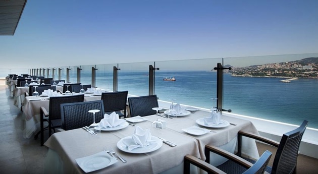 デデマン・ゾングルダクのレストラン