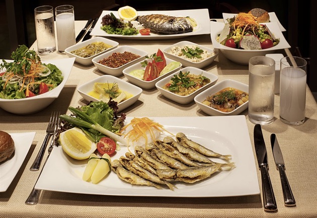 デデマン・ゾングルダクのレストラン2