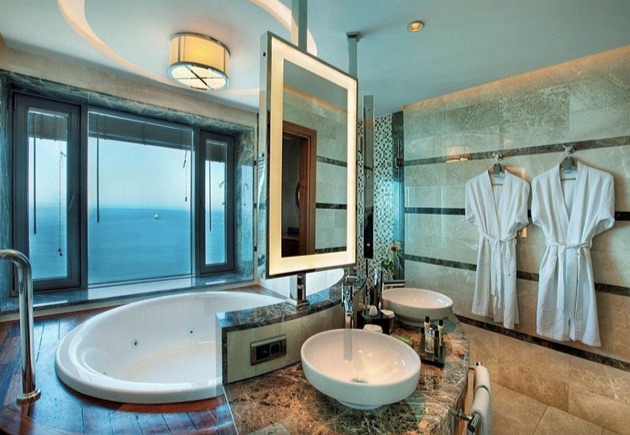 デデマン・ゾングルダクのバスルーム