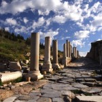 数千年に渡る人々の暮らしや歴史を刻む「エフェスの古代都市遺跡」