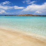 ギリシア神話の美の女神が誕生したキプロス共和国の美しいビーチに建つ「カポ・ベイ・ホテル」