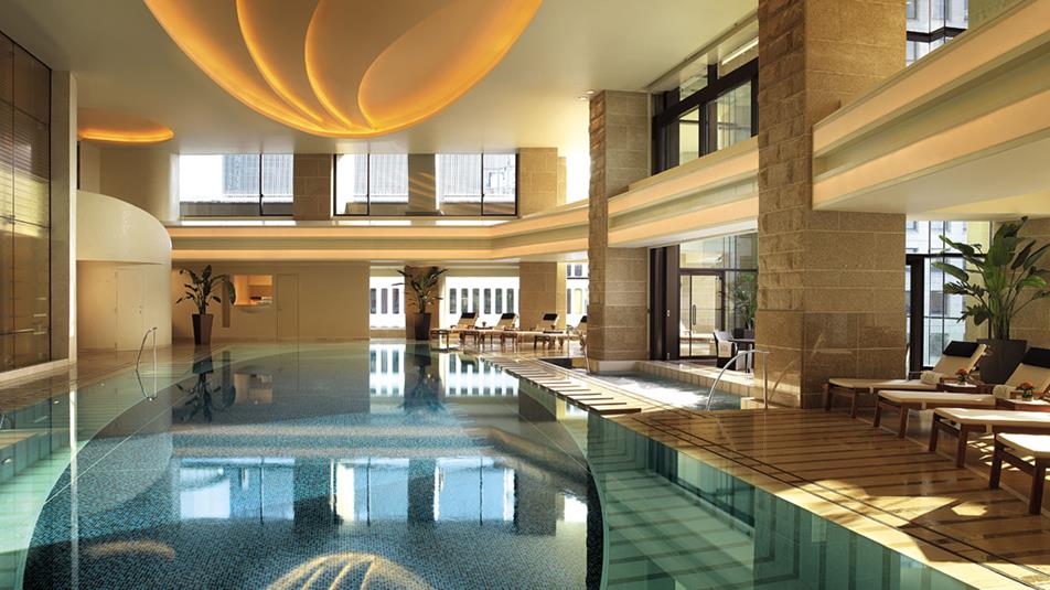 ザ・ペニンシュラ東京 The Peninsula Tokyoののプール