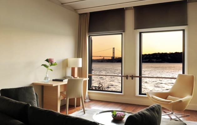 スマハン・オン・ザ・ウォーターでの夕焼け