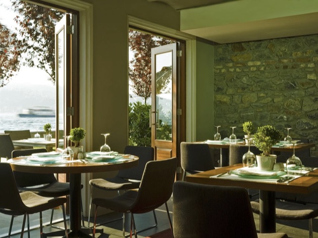 スマハン・オン・ザ・ウォーターのレストラン１