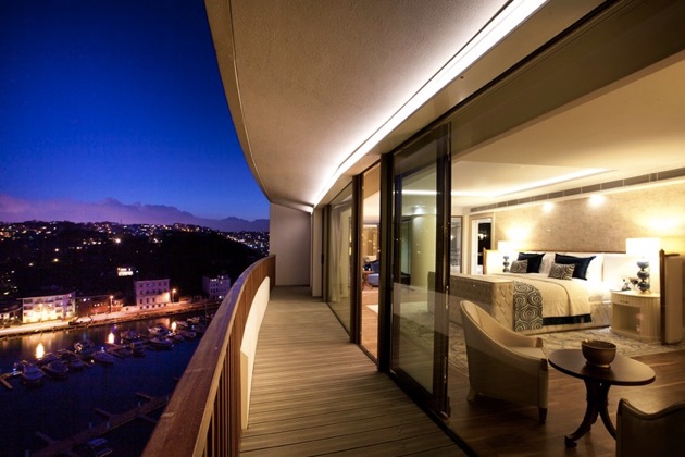 ザ・グランド・タラビヤ・ホテルの夜景