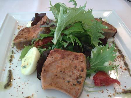 アスコット・ラッフルズ・プレイス・シンガポール Ascott Raffles Place Singaporeのルームタイプfinlayson suiteのダイニングJulien Bompard（ジュリアン・ボンパード）の料理2