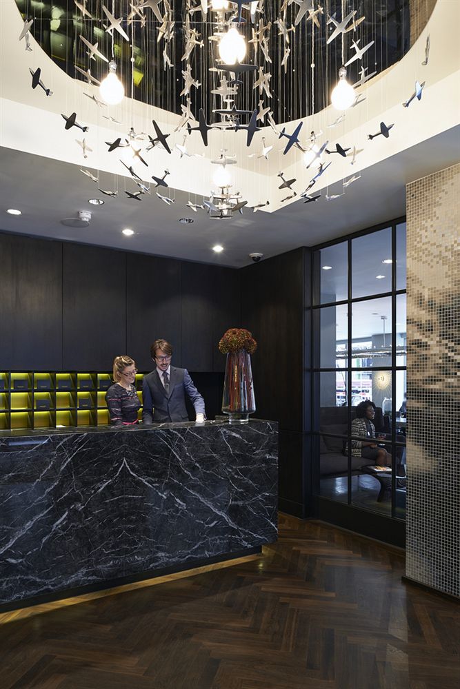 サウス・プレイス・ホテルのフロント