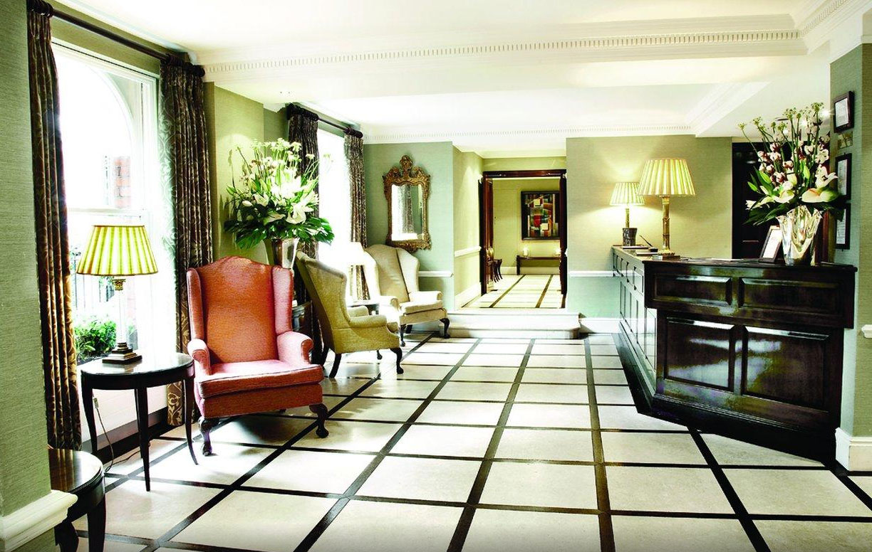 デュークス・ホテルのフロント