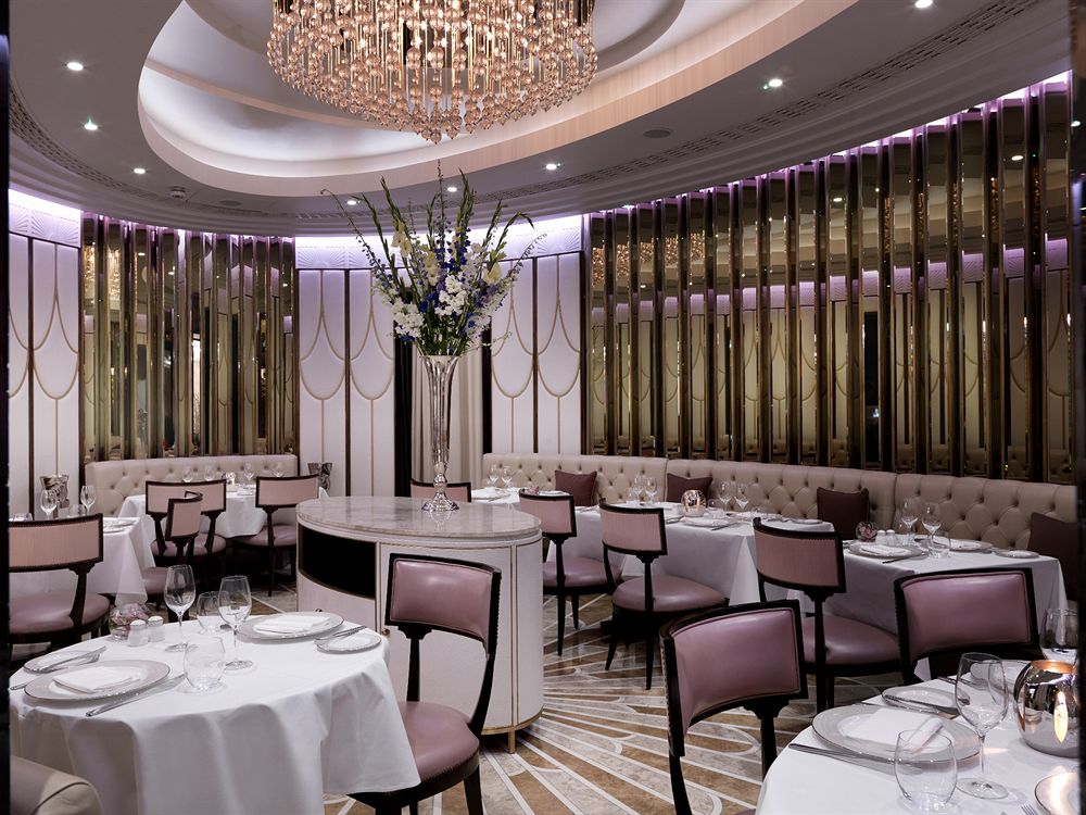 ザ・ウェルズリー・ロンドンのOVAL-RESTAURANT