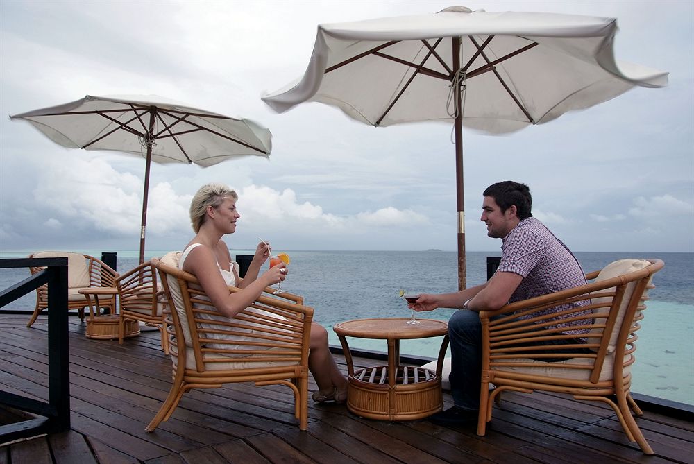 アダーラン・プレステージ・ヴァドゥのビーチバー