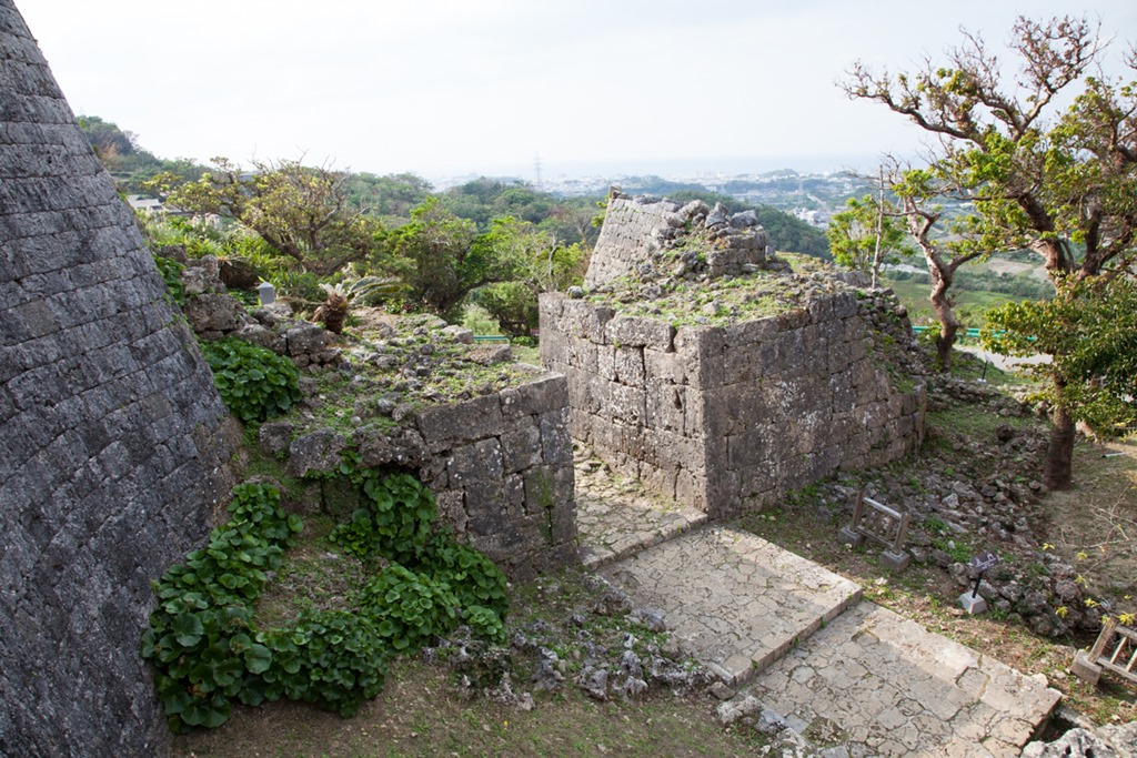 中城城跡・正門
