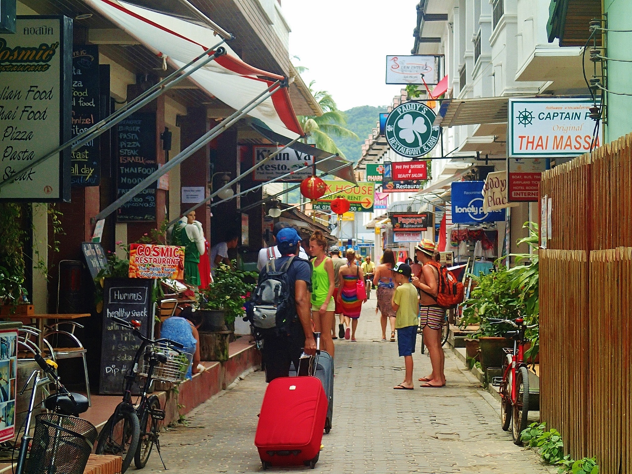 タイ　ピピ・ドン島　トンサイ村の様子