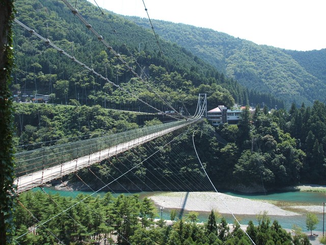 日本一の鉄線つり橋