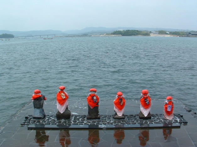 壱岐島にあるはらほげ地蔵・干潮