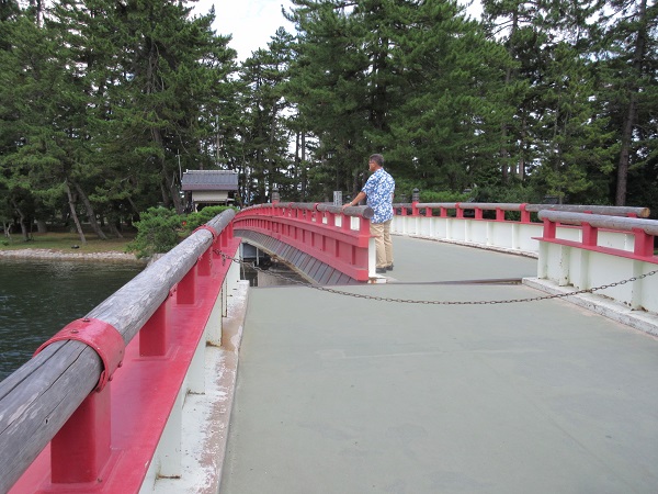 回旋橋　回転中