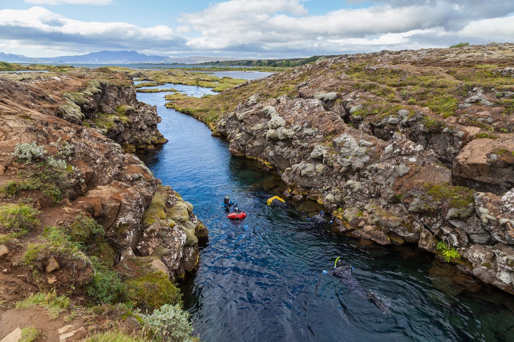 Cañón_Silfra,_Parque_Nacional_de_Þingvellir,_Suðurland,_Islandia,_2014-08-16,_DD_054