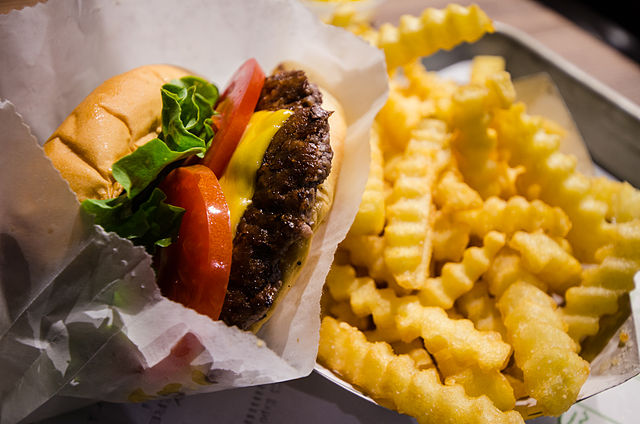 640px-Shake_Shack_burger_and_fries_