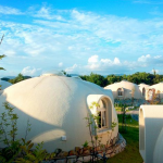 日本いながらファンタジーの世界へ。発泡スチロールで出来たホテルがとても素敵