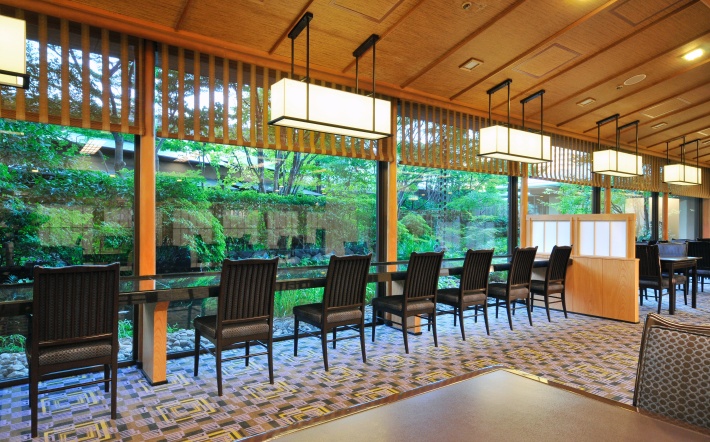 ロイヤルパークホテルのレストラン