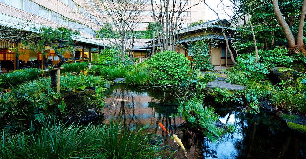 ロイヤルパークホテルの庭園
