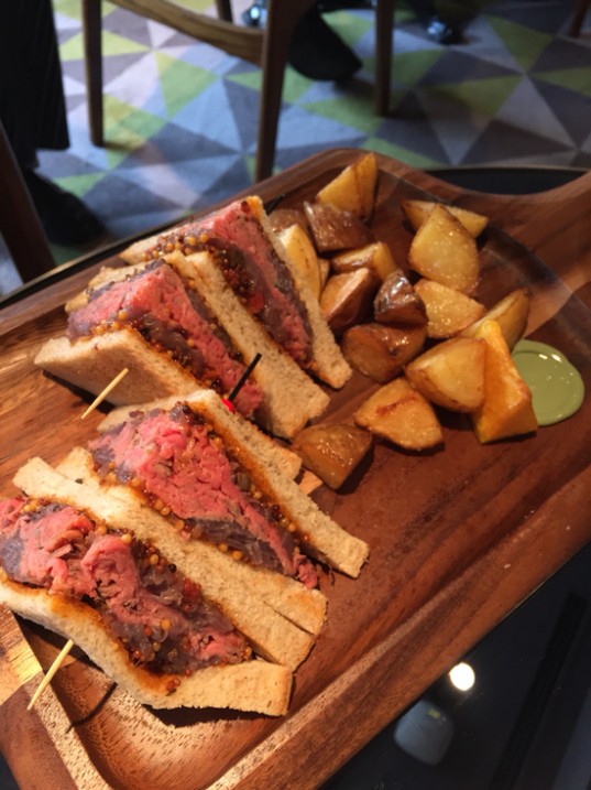 ユーゴ・デノワイエ恵比寿店の料理