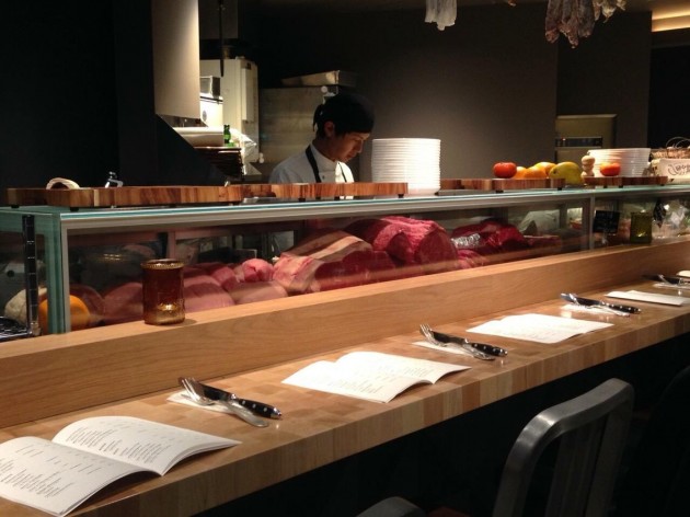 ユーゴ・デノワイエ恵比寿店の店内