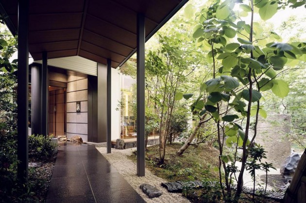 庭のホテル 東京
