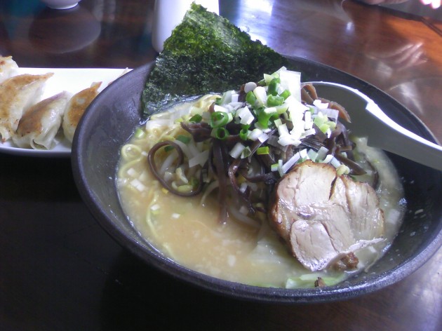 びゃっこ豚骨しょうゆらーめん