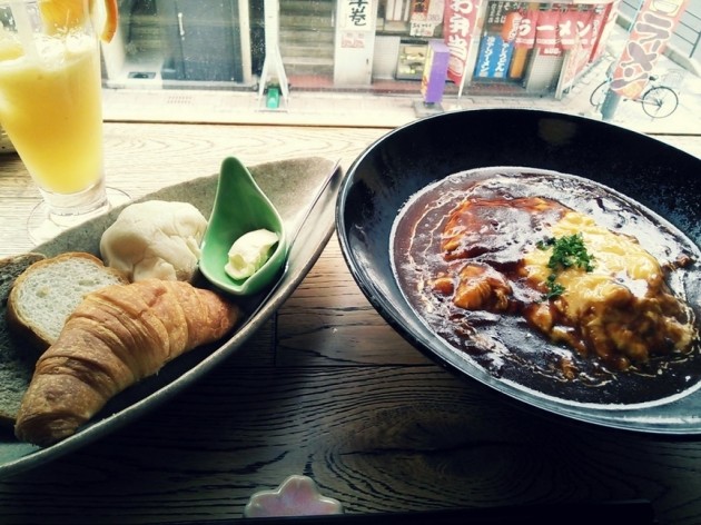 路のカフェ・ランチのオムライス