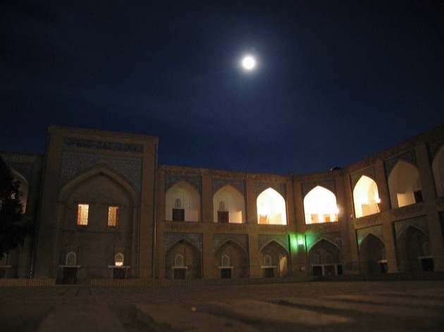 イチャン・カラの夜景