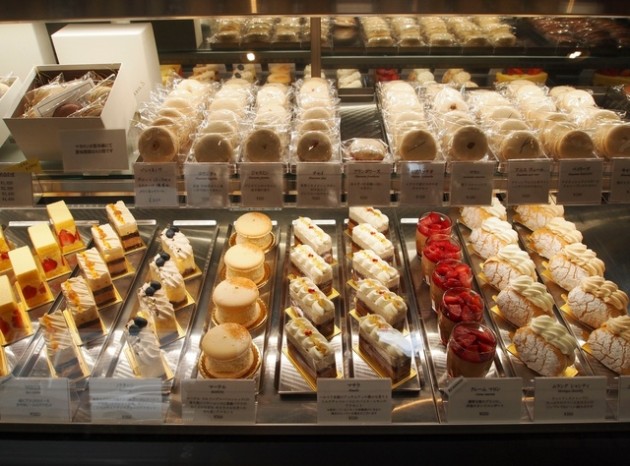 パティスリーエスのショーケース