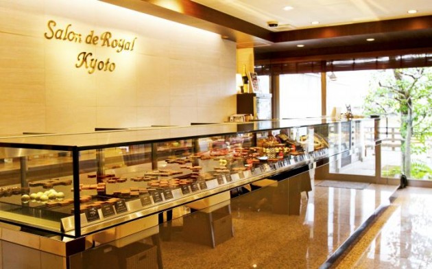 サロン・ド・ロワイヤルの店内