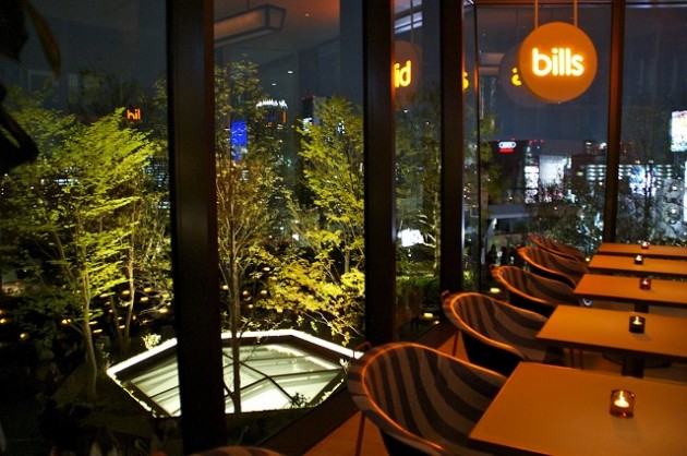 bills東急プラザ表参道原宿の内観