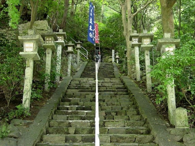 大津市　安養寺  立木観音