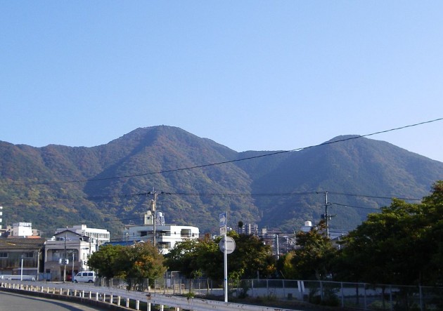 足立山