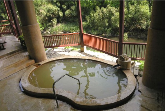 温泉療養文化館・御前湯
