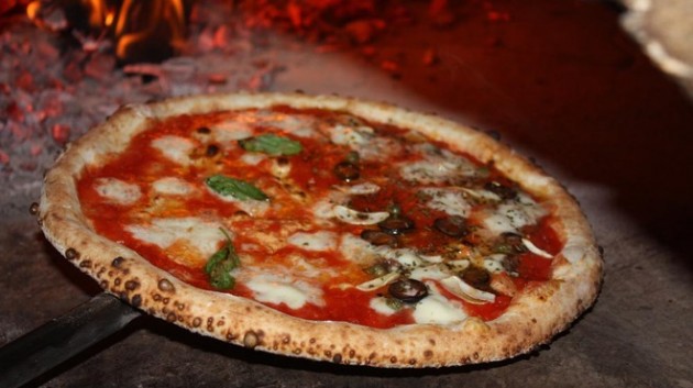 檪の丘石窯焼き