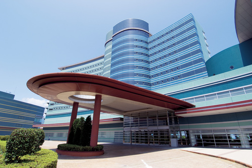 琵琶湖ホテル 昼の外観 