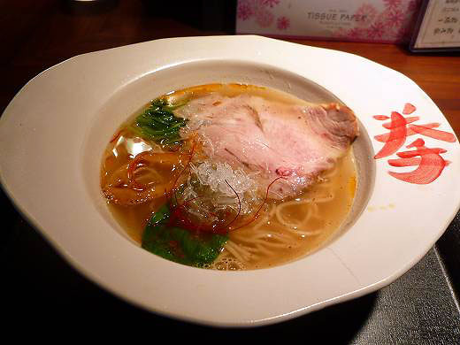 拳ラーメン_煮玉子ラーメン