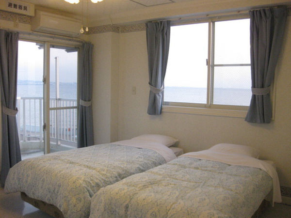 オーシャンビュー洋室7名まで部屋