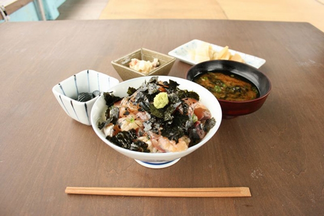 海鮮漬け丼